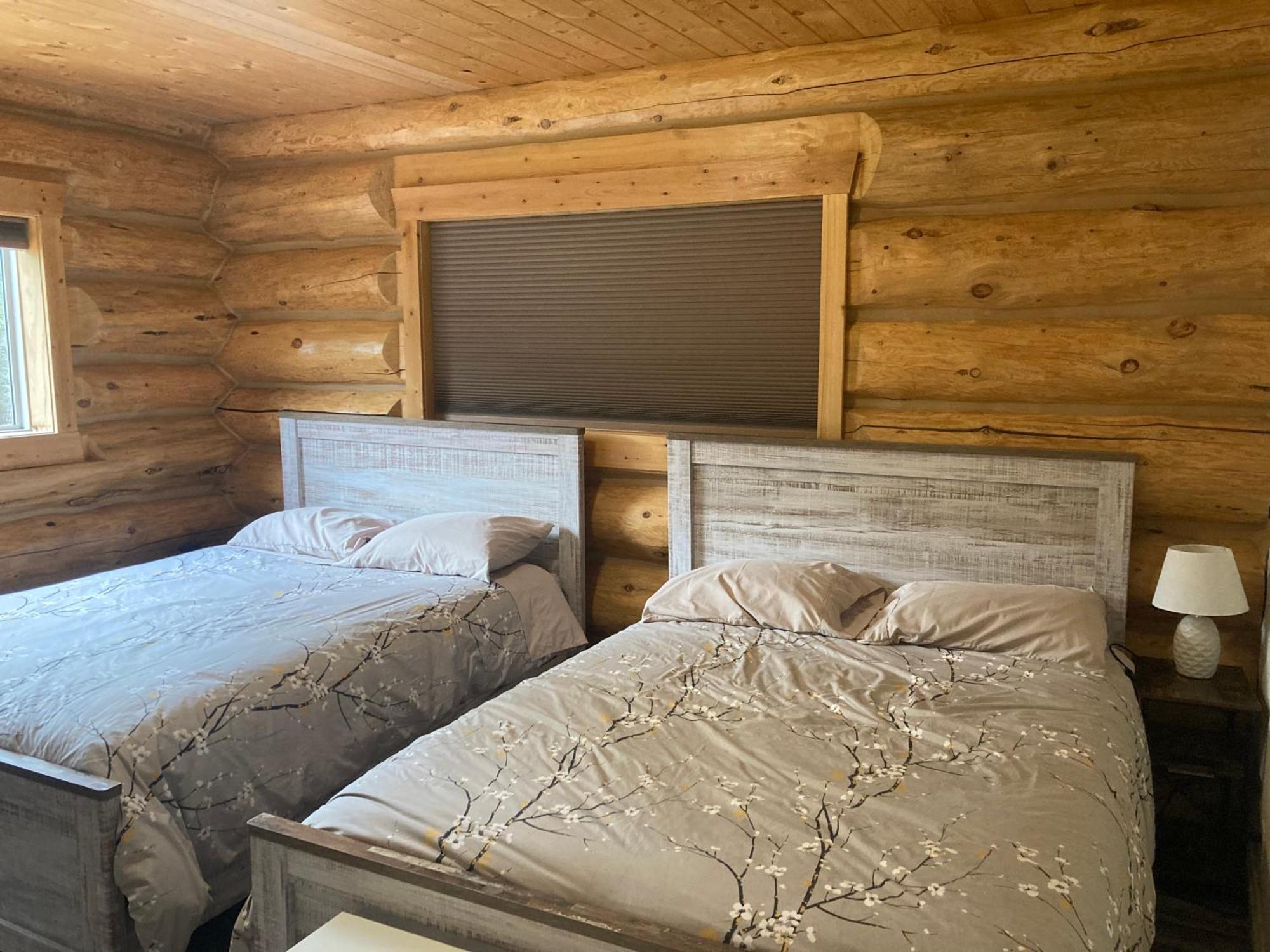 Cougar Mountain Lodge And Resort Cabin Rentals Valemount Exterior foto