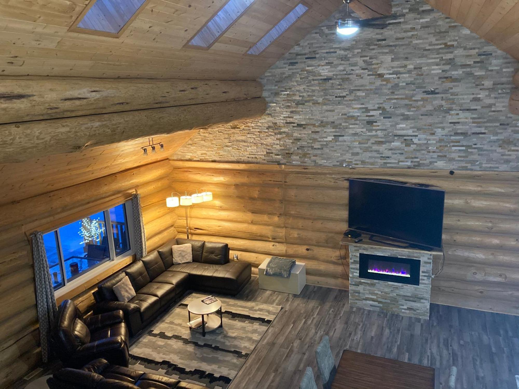 Cougar Mountain Lodge And Resort Cabin Rentals Valemount Exterior foto
